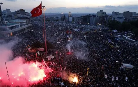 Gezi Park Protesterna: En katalysator för förändring i Turkiet under Recep Tayyip Erdoğans ledarskap